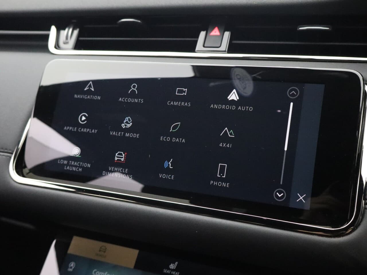 Land Rover Range Rover Evoque 1.5 P300e 12.2kWh R-Dynamic SE — image 30