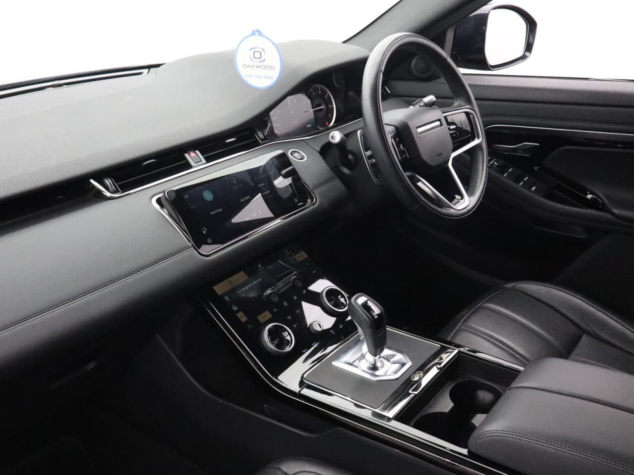 Land Rover Range Rover Evoque 1.5 P300e 12.2kWh R-Dynamic SE — image 41