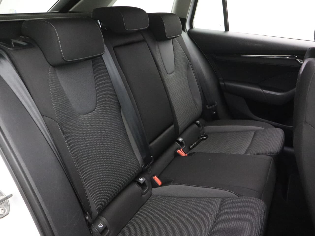 Skoda Octavia 1.4 TSI iV 13kWh SE Technology — image 48