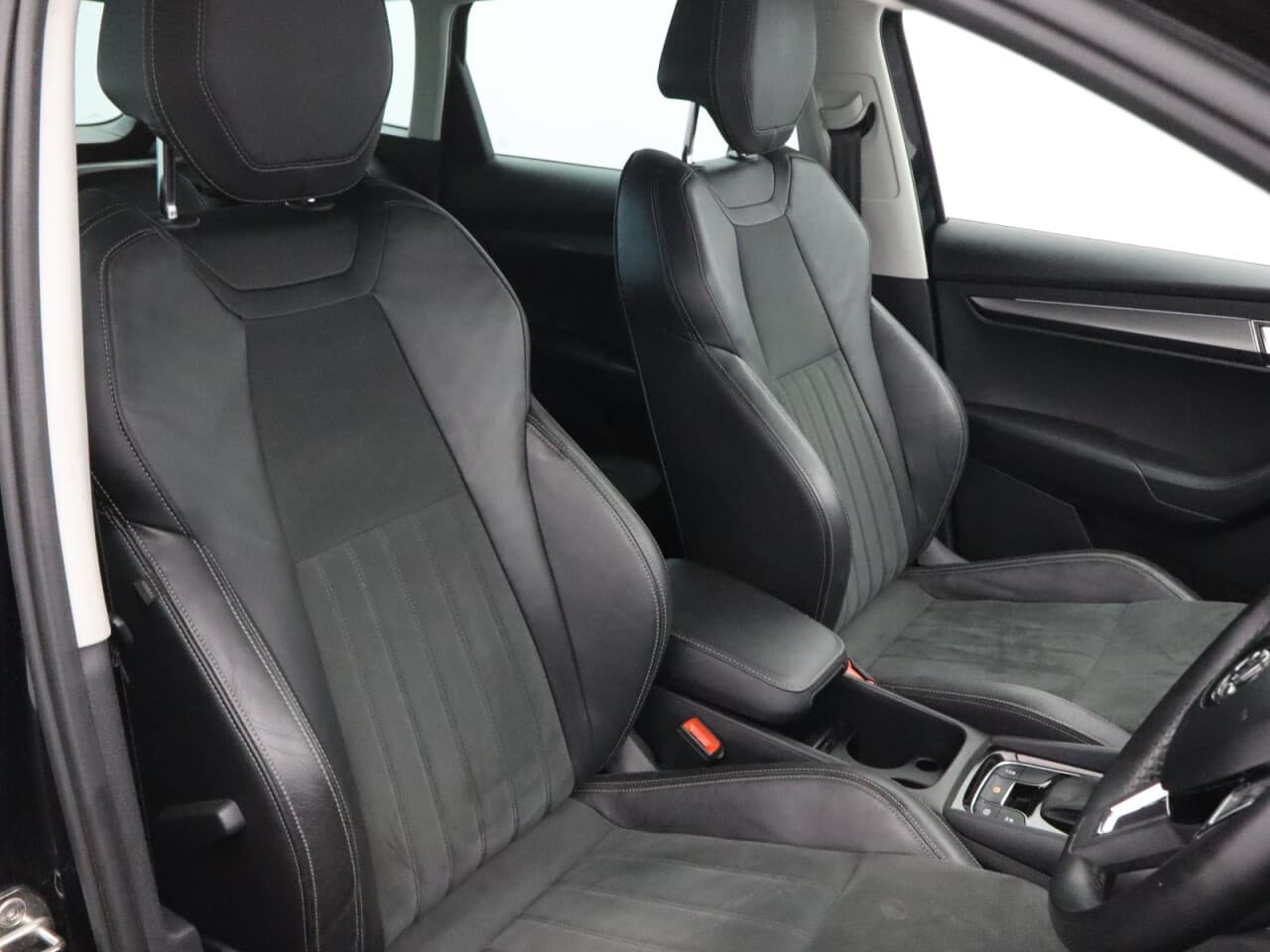 Skoda Karoq 1.5 TSI ACT SE L — image 16