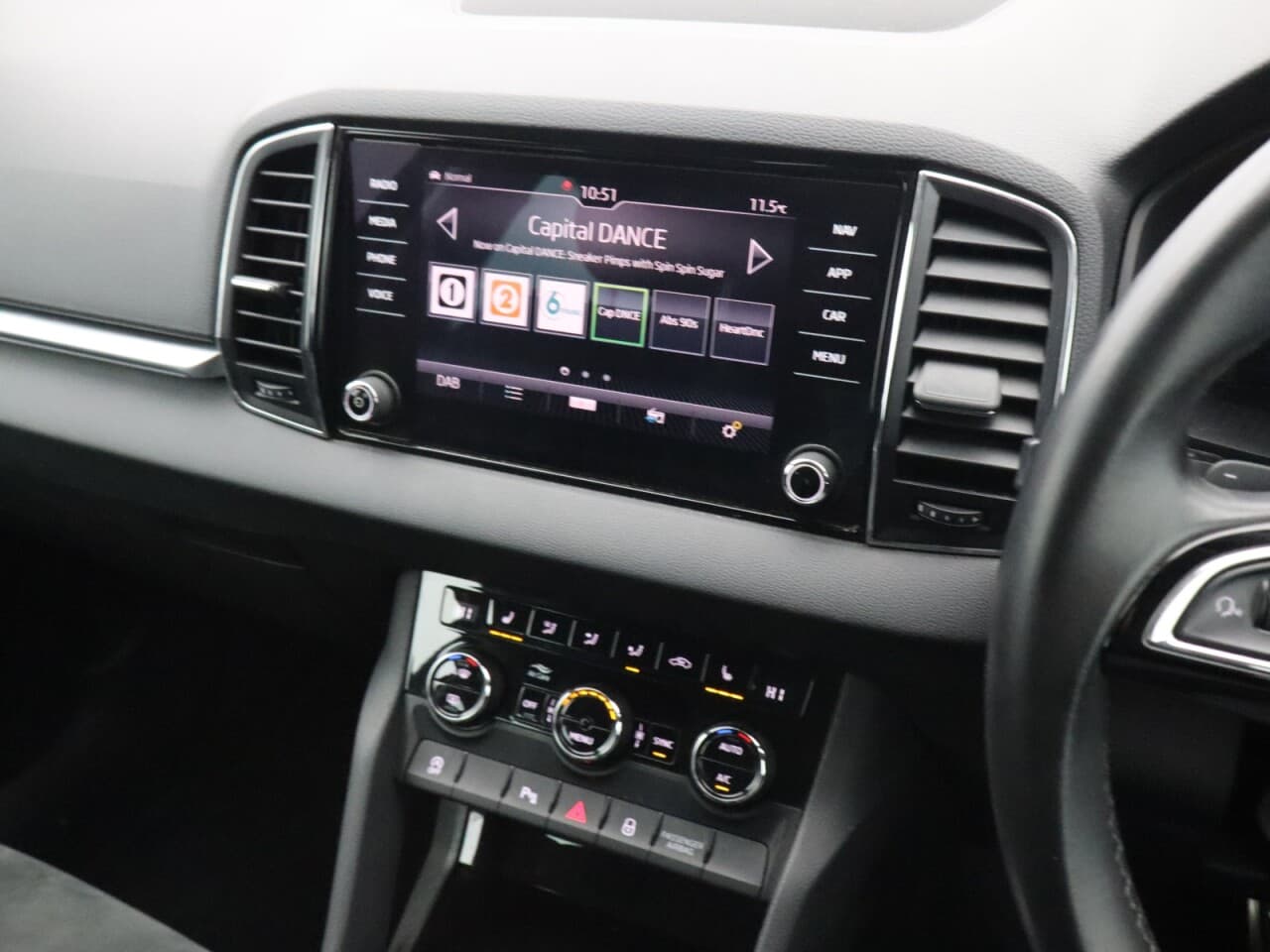 Skoda Karoq 1.5 TSI ACT SE L — image 17
