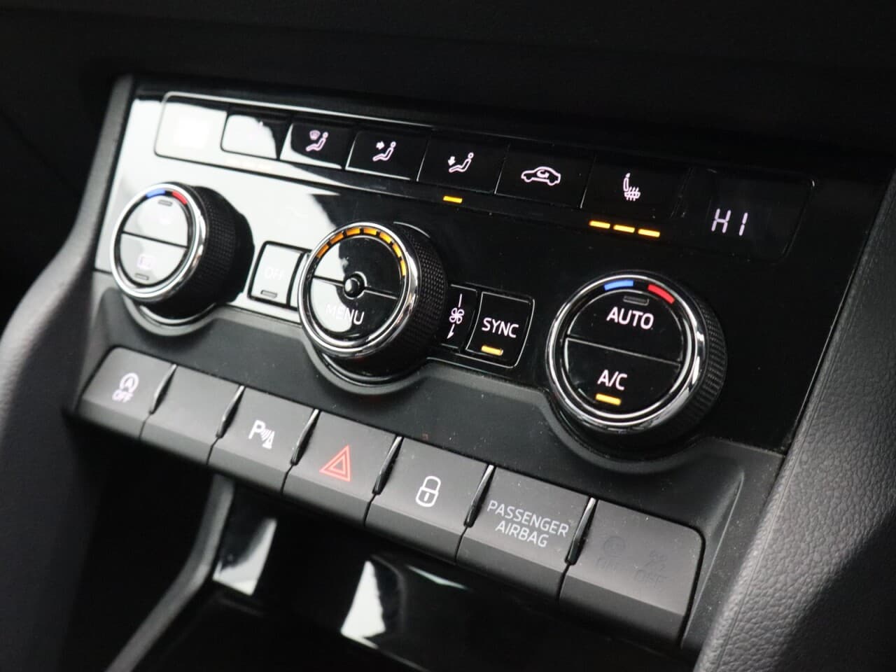 Skoda Karoq 1.5 TSI ACT SE L — image 33