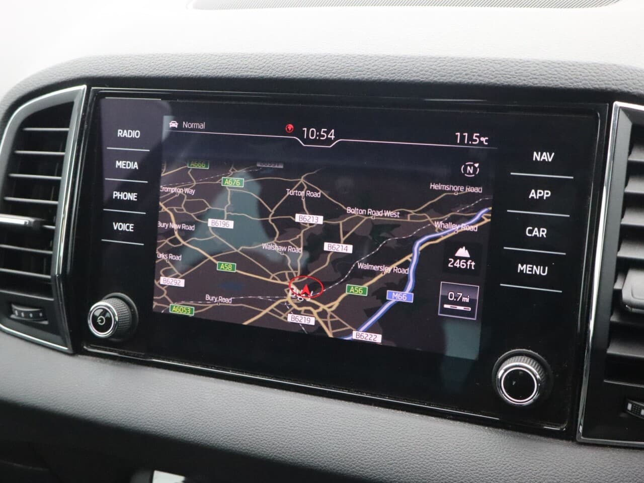 Skoda Karoq 1.5 TSI ACT SE L — image 42