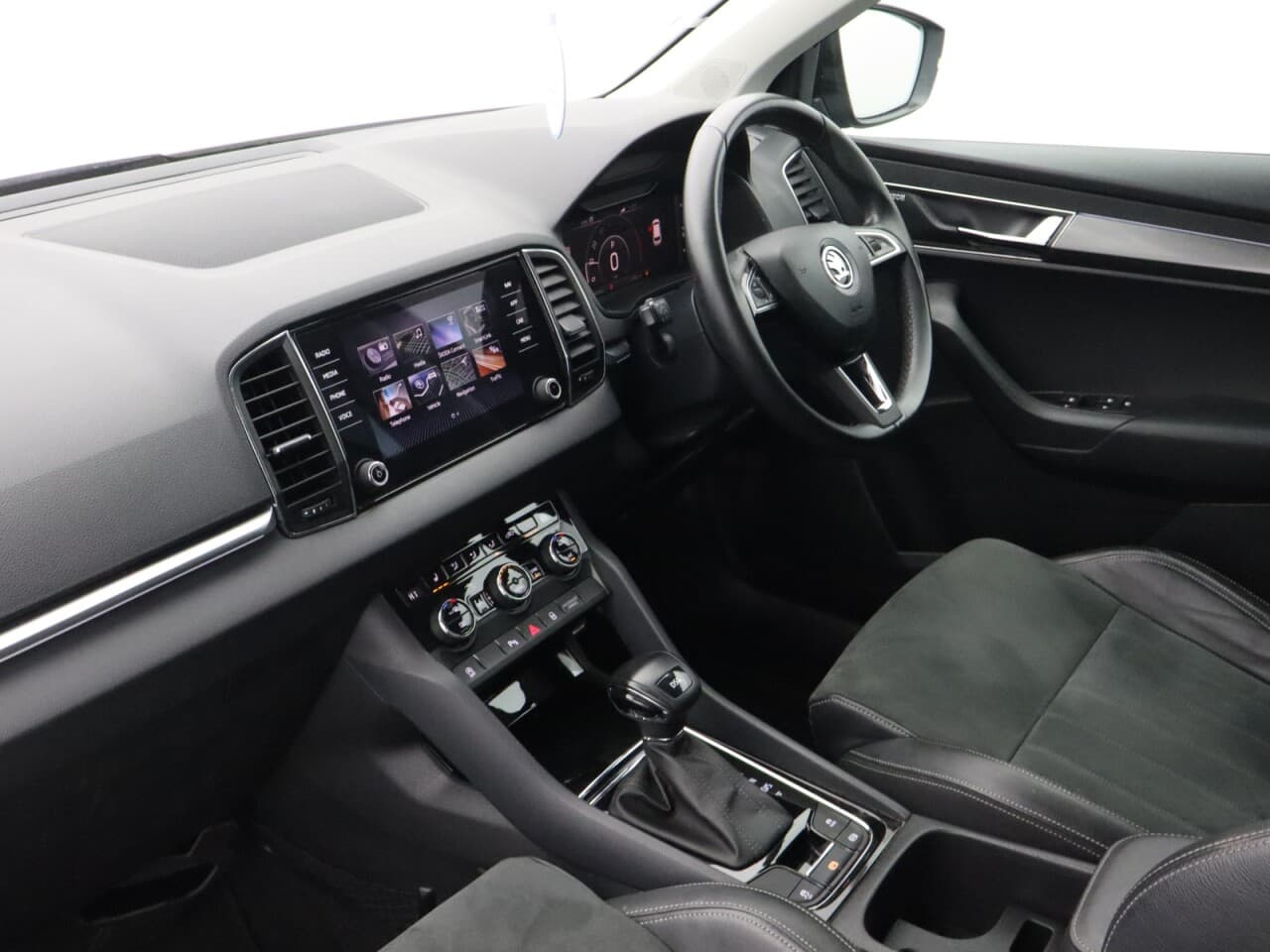 Skoda Karoq 1.5 TSI ACT SE L — image 46