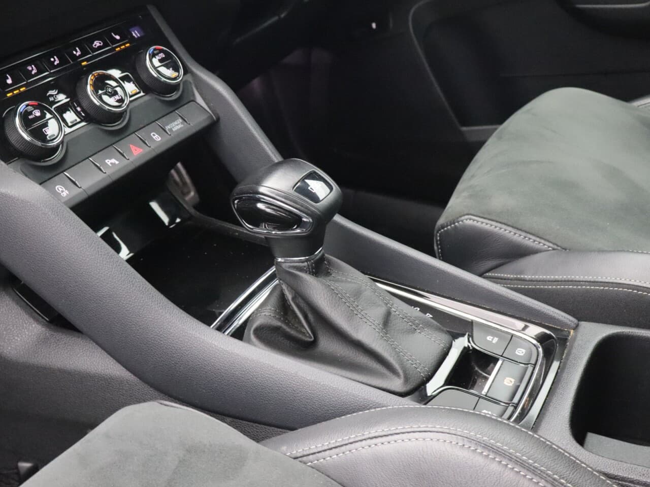 Skoda Karoq 1.5 TSI ACT SE L — image 47