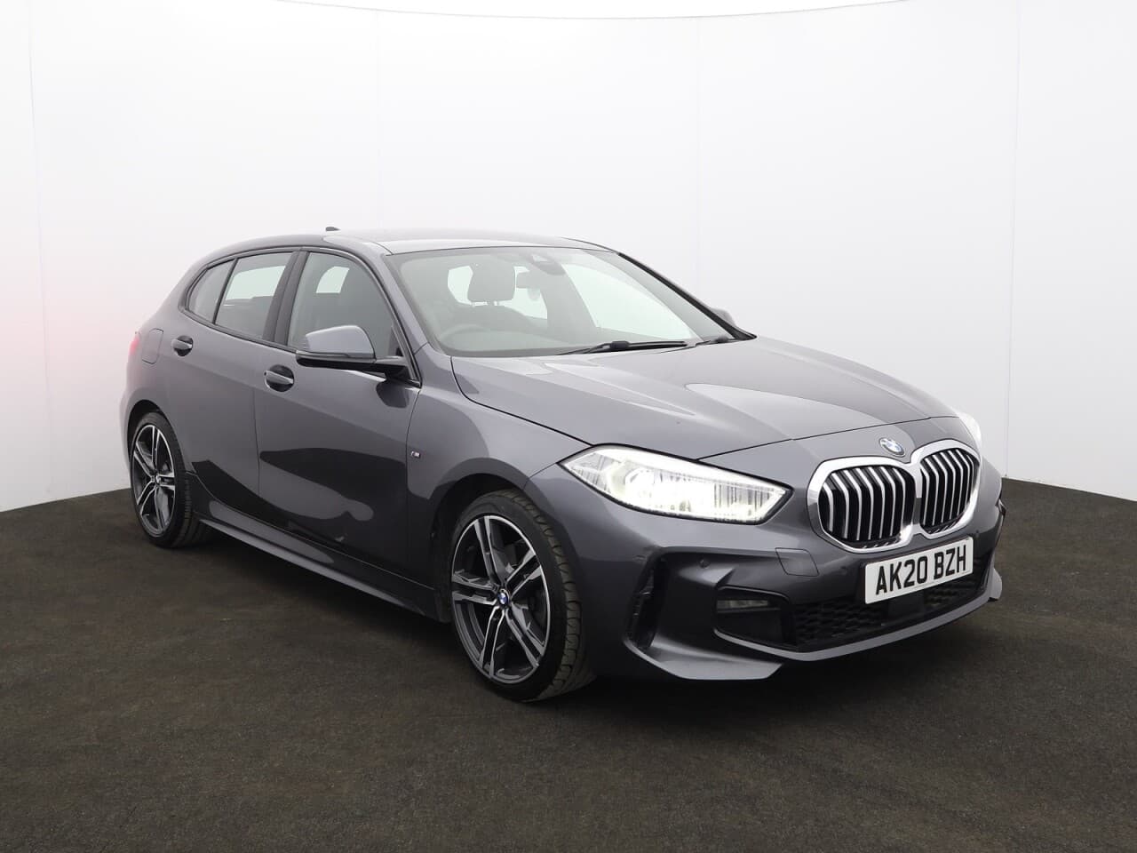 BMW 1 Series 1.5 118i M Sport view 1