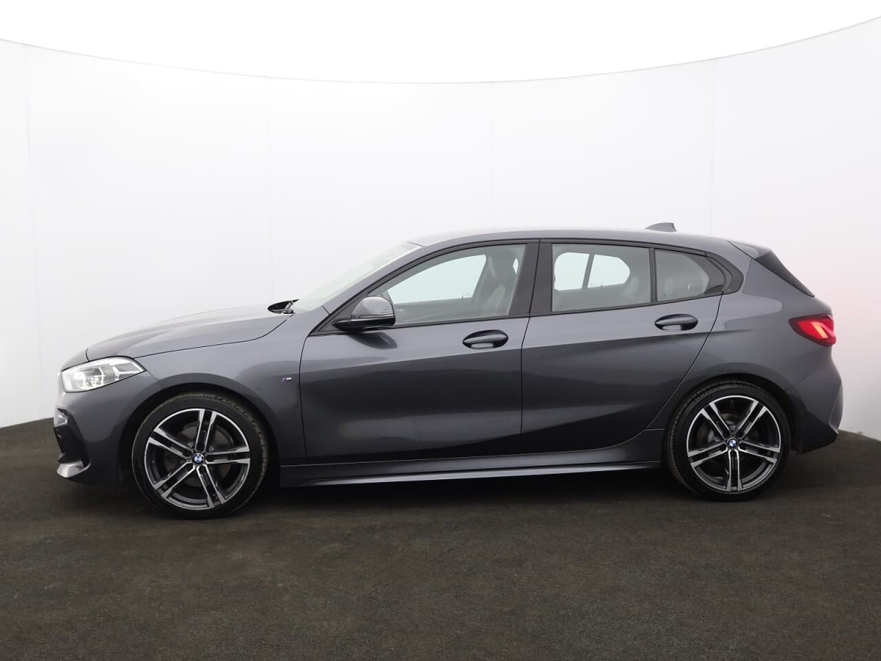 BMW 1 Series 1.5 118i M Sport — image 6