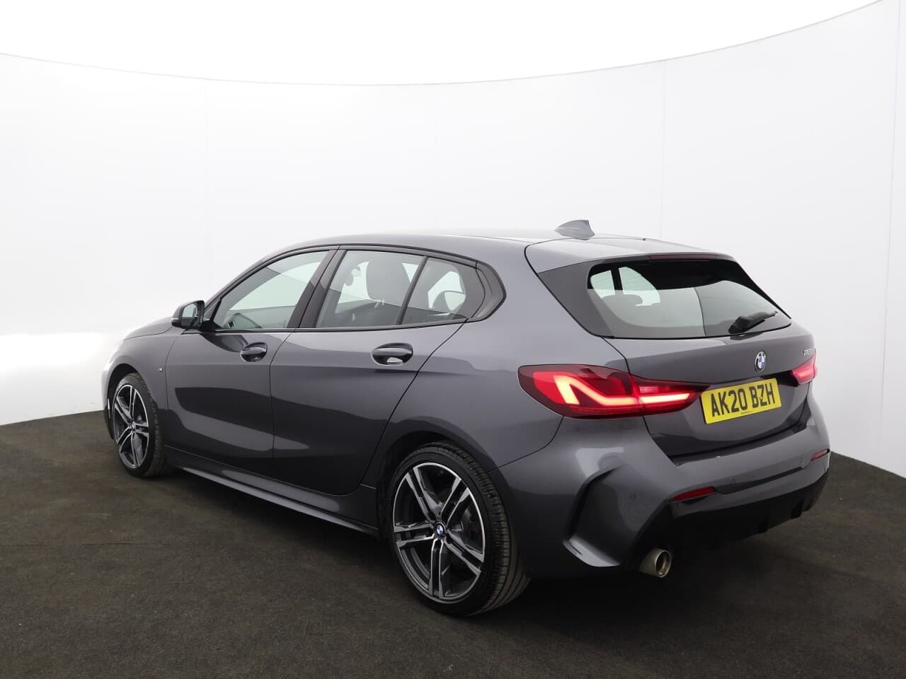 BMW 1 Series 1.5 118i M Sport — image 8
