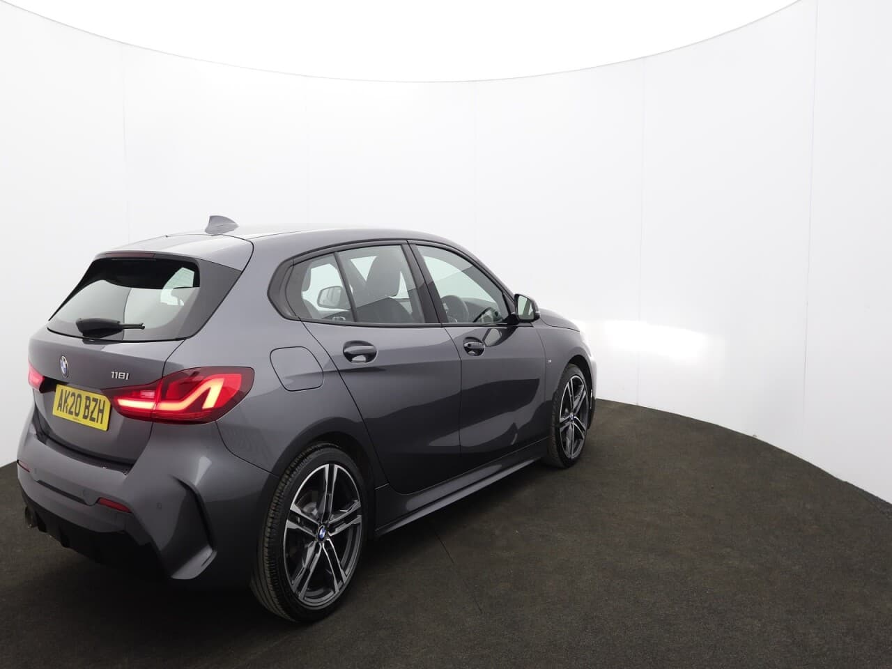 BMW 1 Series 1.5 118i M Sport — image 10