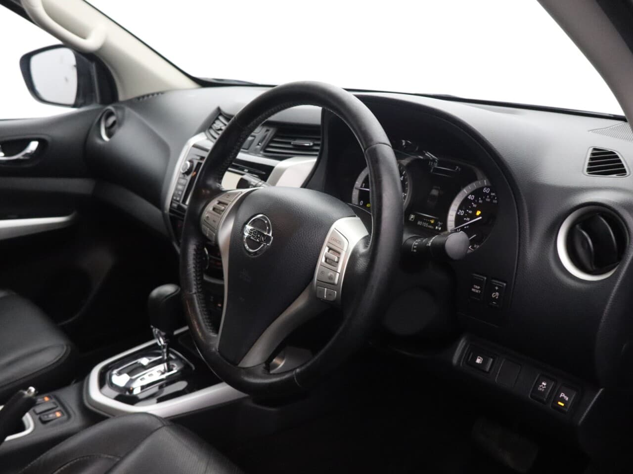 Nissan Navara 2.3 dCi Tekna — image 13