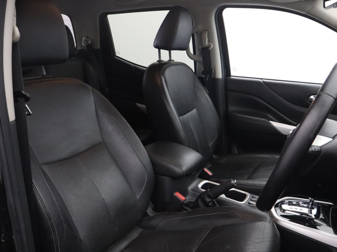 Nissan Navara 2.3 dCi Tekna — image 15