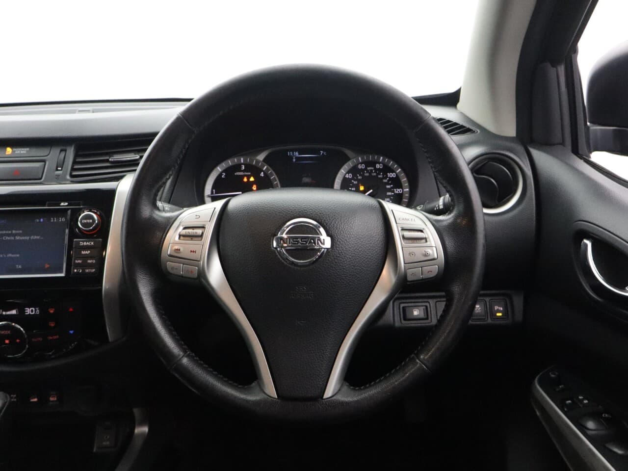 Nissan Navara 2.3 dCi Tekna — image 16