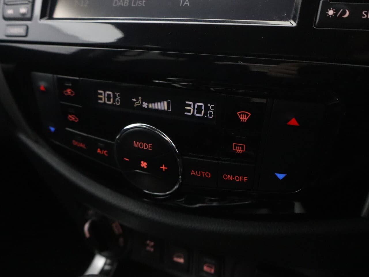 Nissan Navara 2.3 dCi Tekna — image 26
