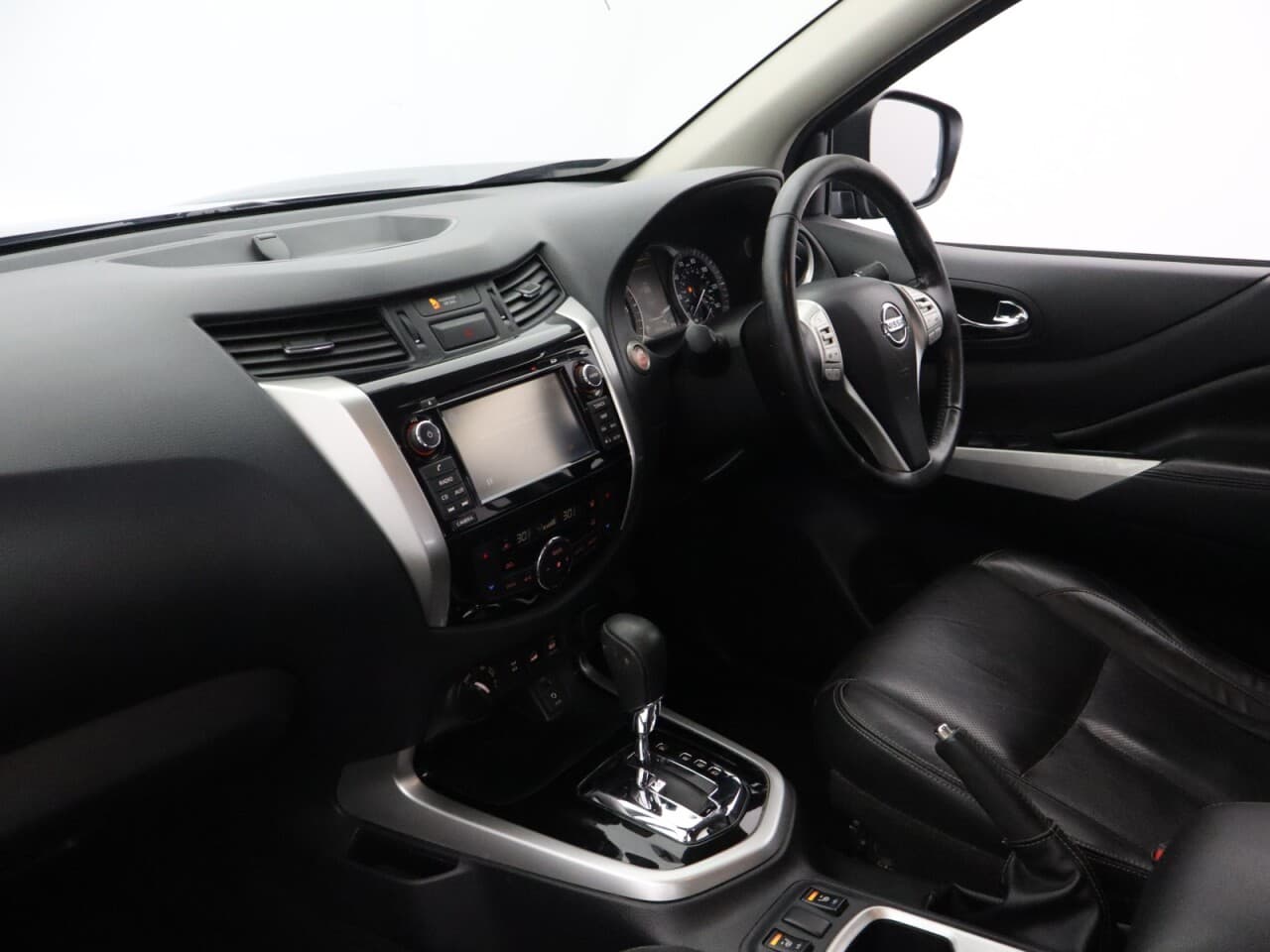 Nissan Navara 2.3 dCi Tekna — image 38