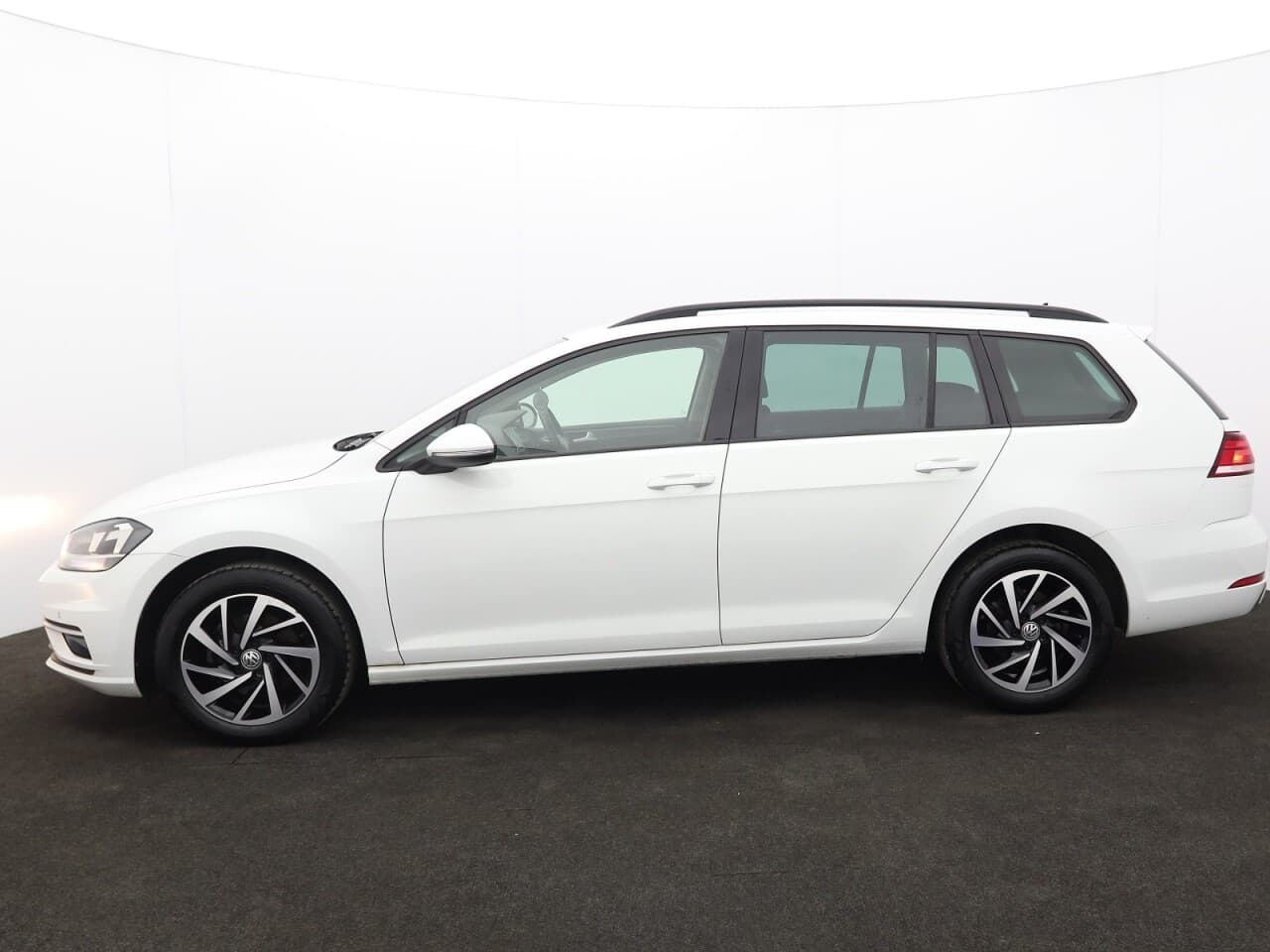 Volkswagen Golf 1.6 TDI Match — image 6