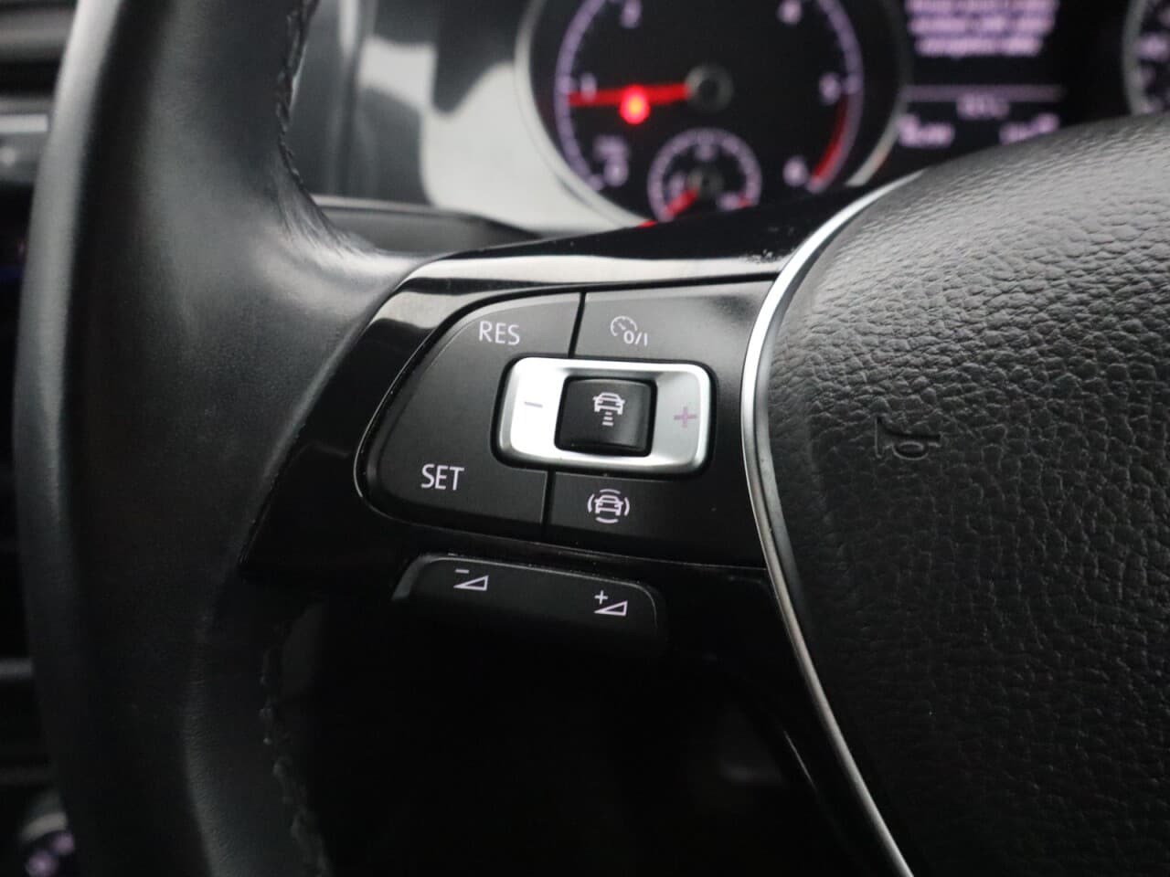 Volkswagen Golf 1.6 TDI Match — image 17
