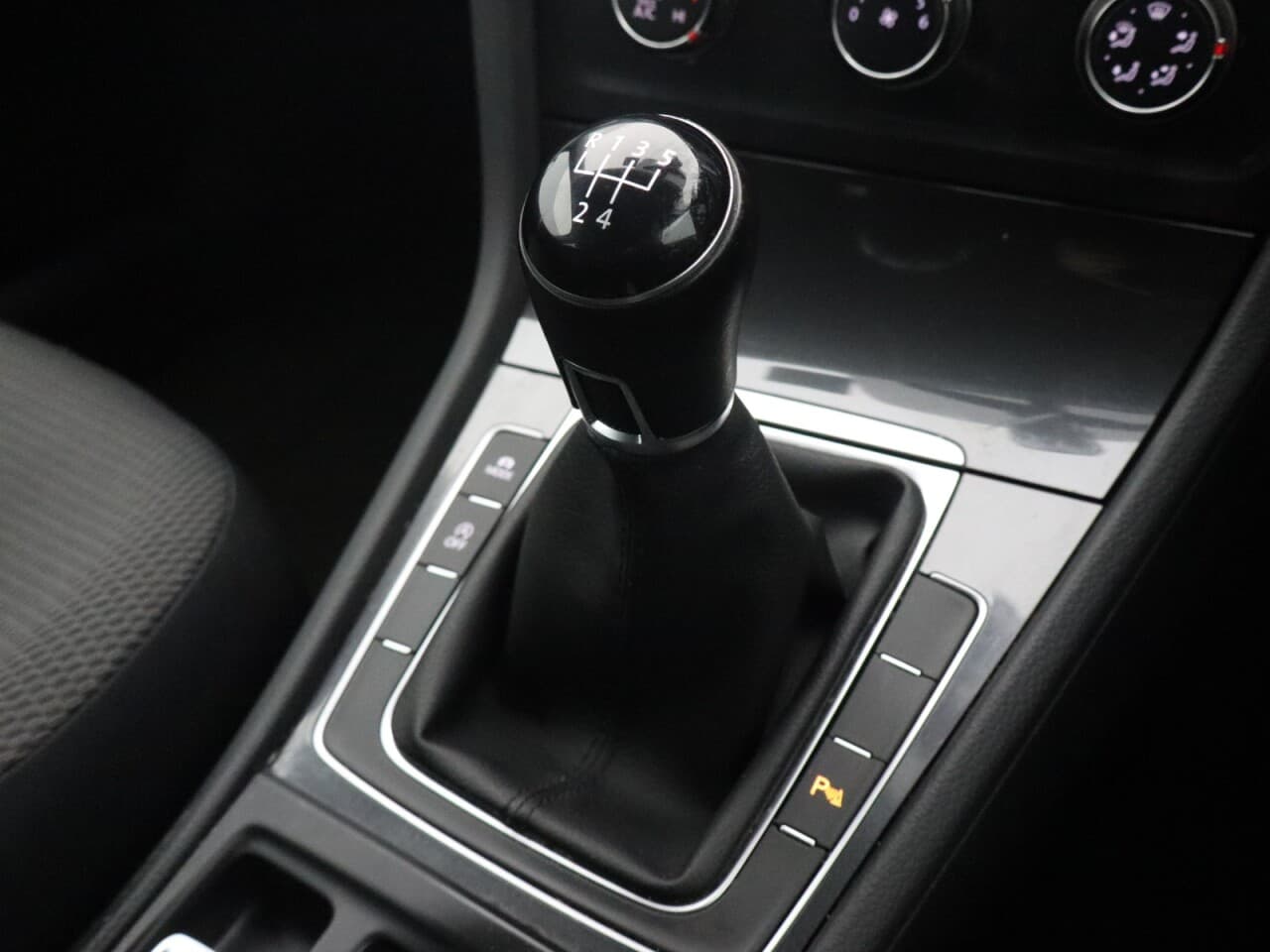 Volkswagen Golf 1.6 TDI Match — image 26