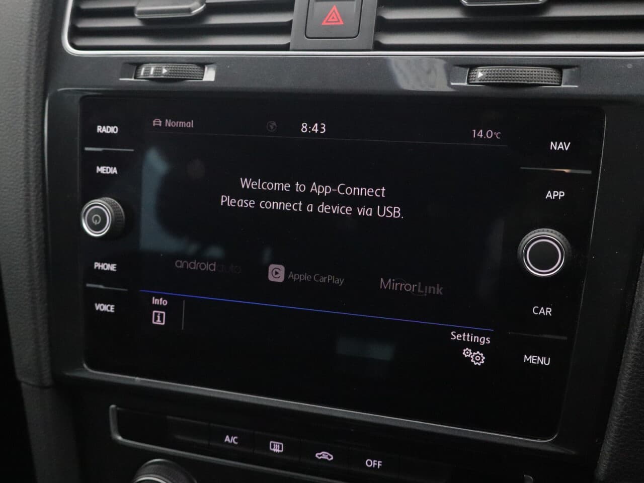 Volkswagen Golf 1.6 TDI Match — image 38
