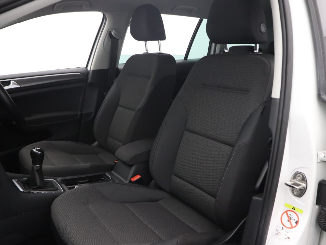 Volkswagen Golf 1.6 TDI Match — image 46