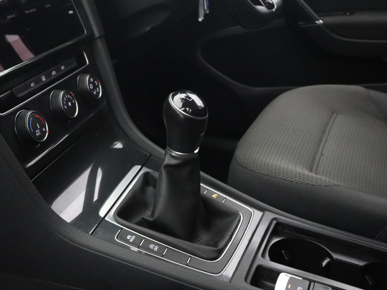 Volkswagen Golf 1.6 TDI Match — image 45