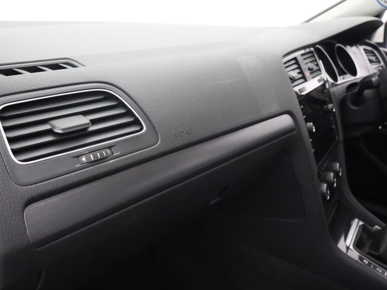 Volkswagen Golf 1.6 TDI Match — image 43
