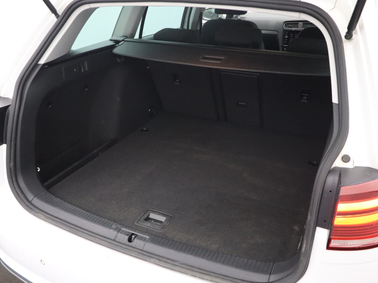 Volkswagen Golf 1.6 TDI Match — image 49