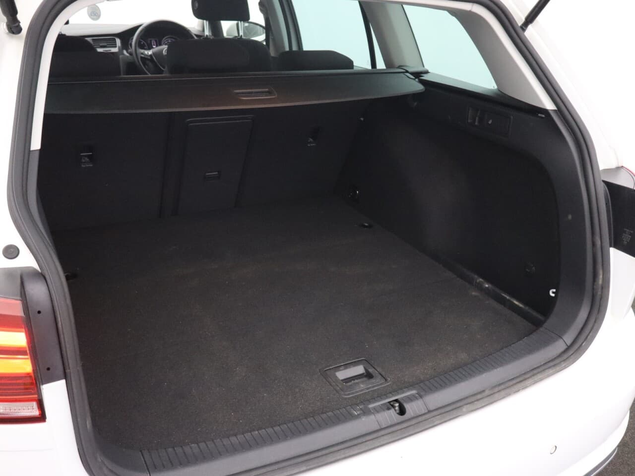 Volkswagen Golf 1.6 TDI Match — image 50