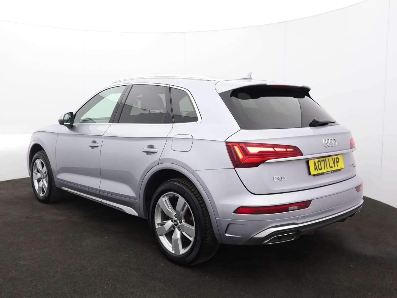 Audi Q5 2.0 TFSIe 50 S line — image 8