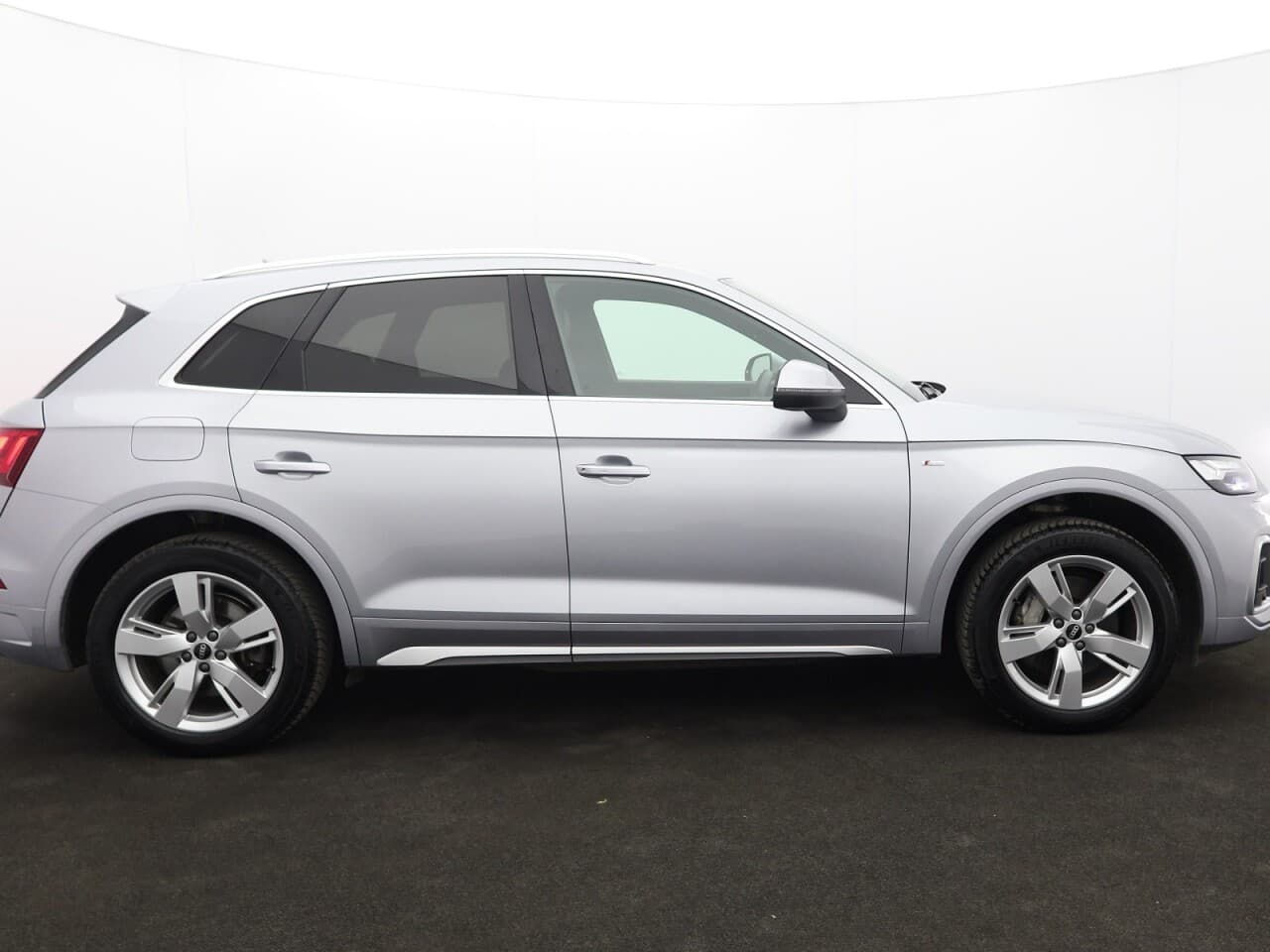 Audi Q5 2.0 TFSIe 50 S line — image 10