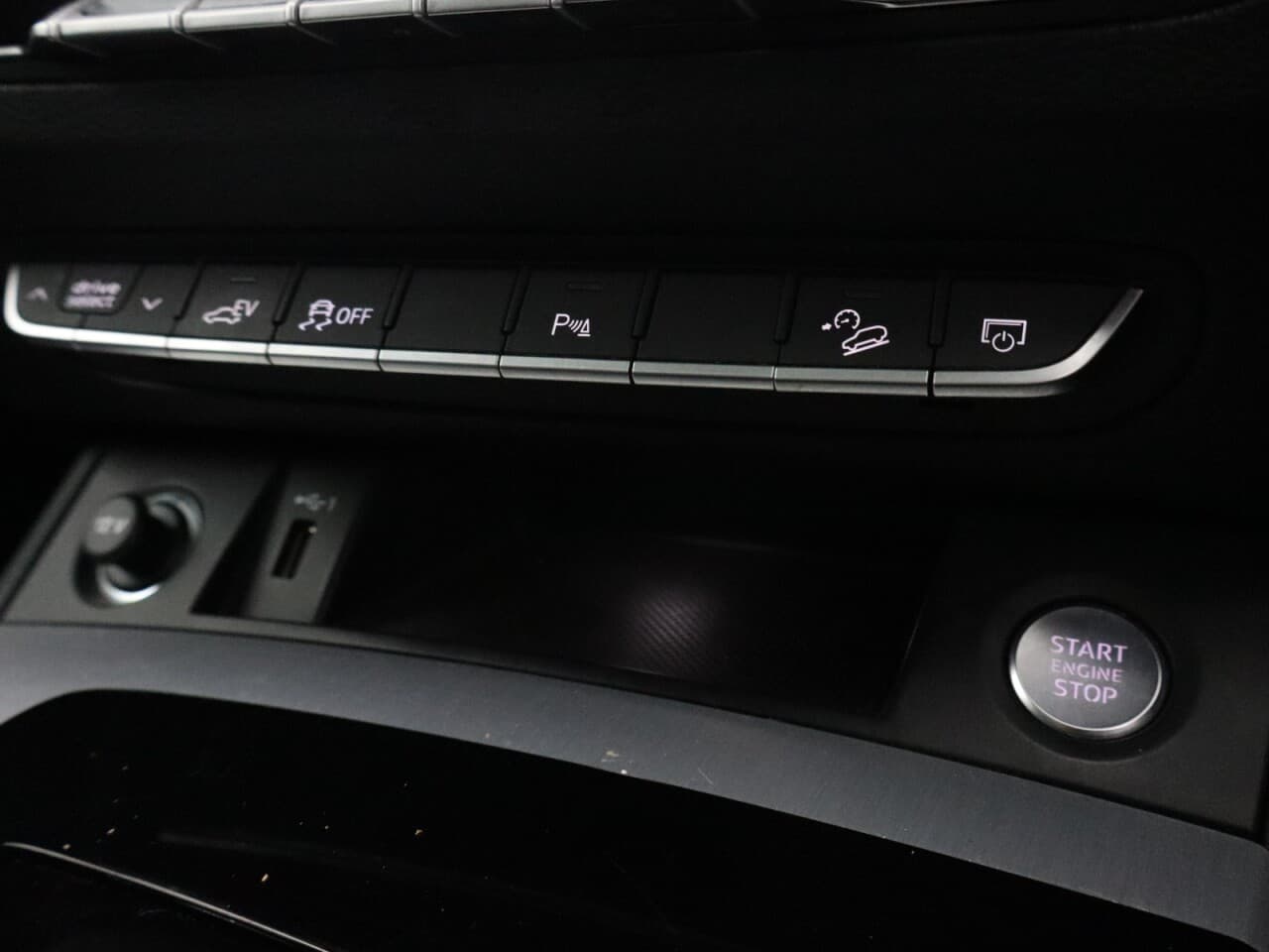 Audi Q5 2.0 TFSIe 50 S line — image 25