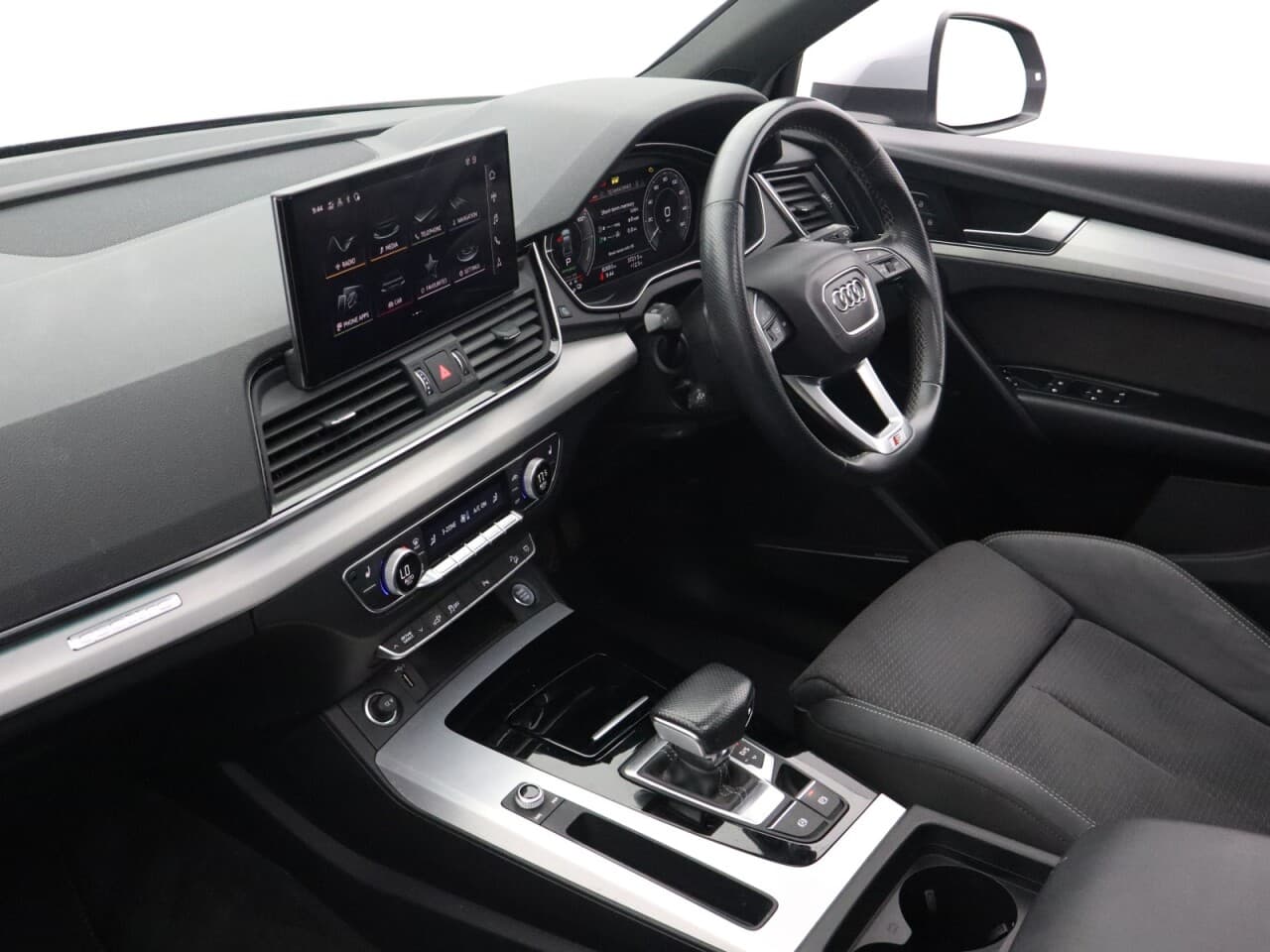 Audi Q5 2.0 TFSIe 50 S line — image 46