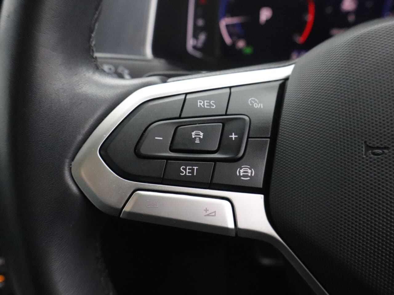 Volkswagen T-Roc 1.5 TSI Style — image 17