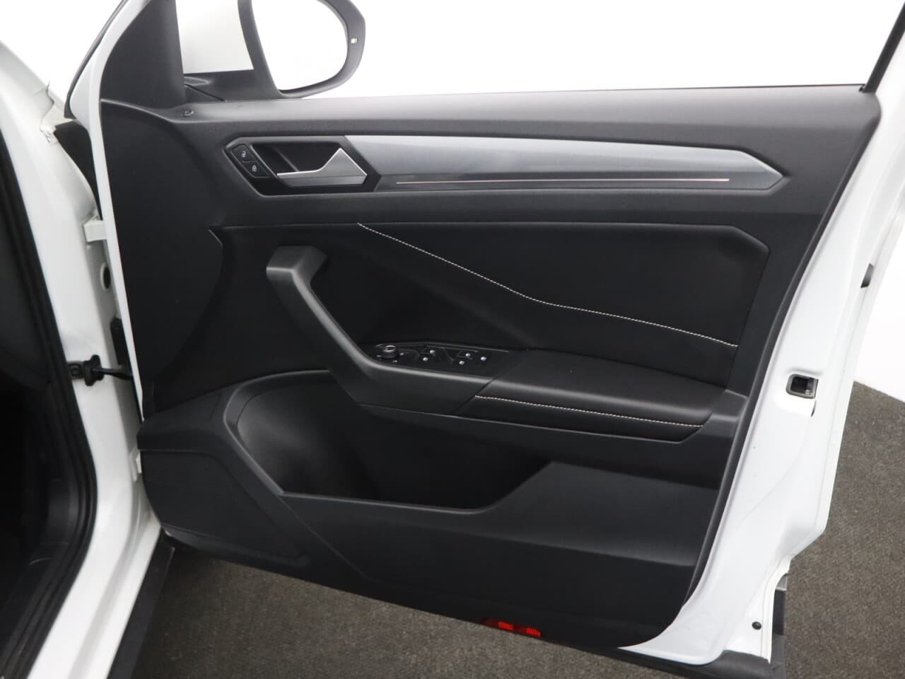 Volkswagen T-Roc 1.5 TSI Style — image 51
