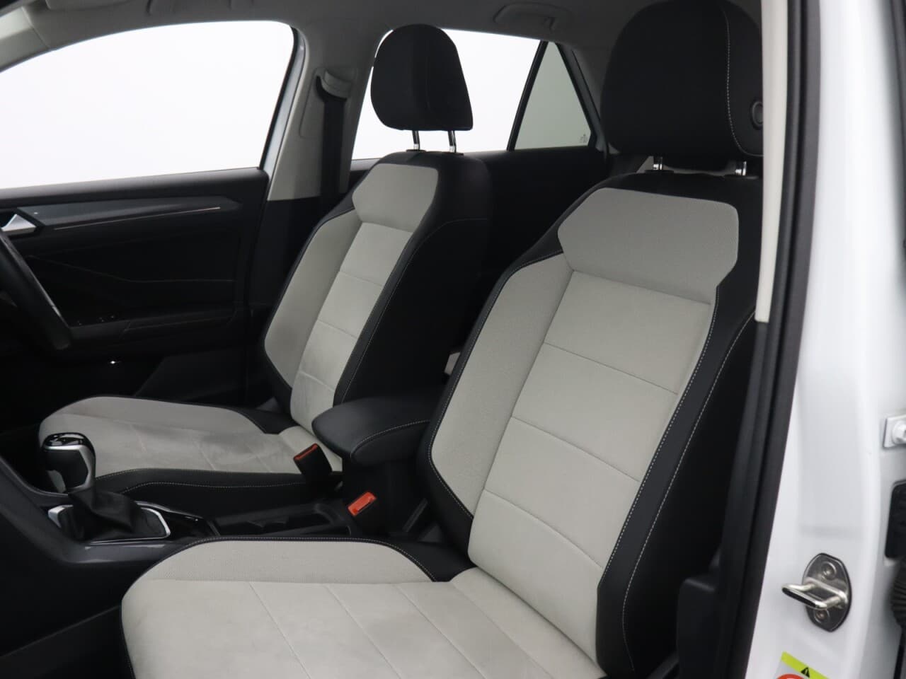 Volkswagen T-Roc 1.5 TSI Style — image 46
