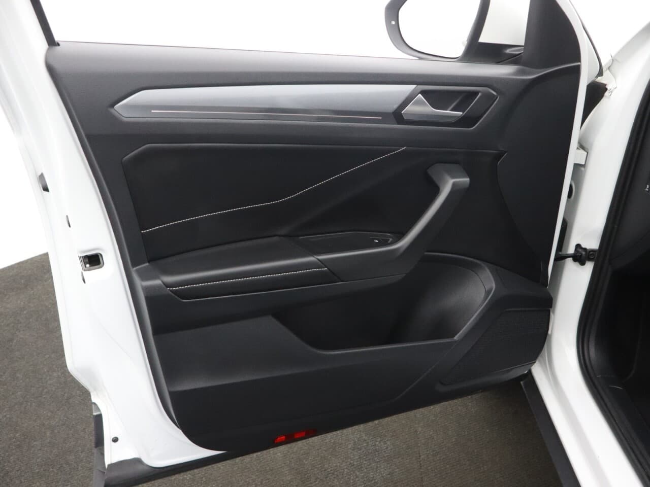 Volkswagen T-Roc 1.5 TSI Style — image 55