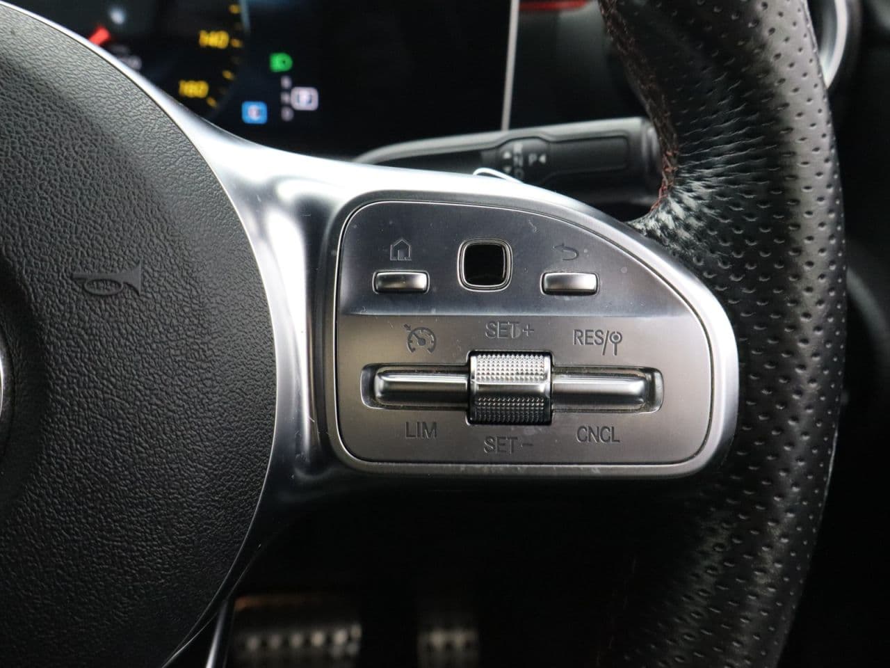 Mercedes-Benz A Class 1.3 A200 AMG Line (Executive) — image 20