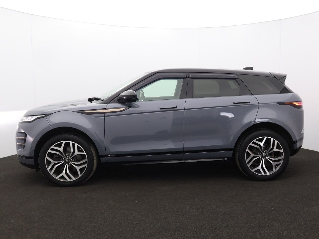 Land Rover Range Rover Evoque 2.0 D180 First Edition — image 6