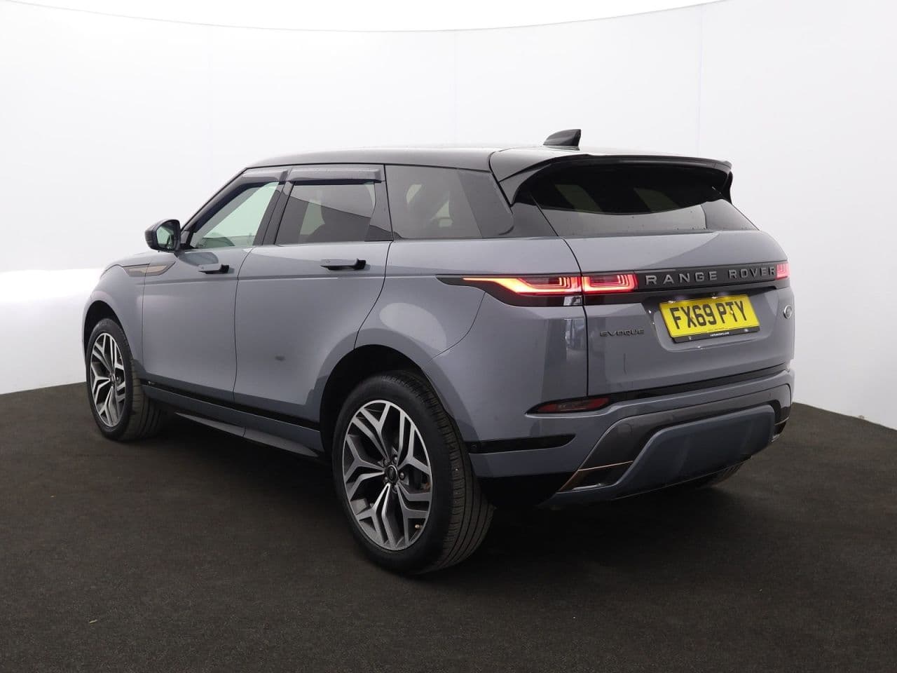 Land Rover Range Rover Evoque 2.0 D180 First Edition — image 8