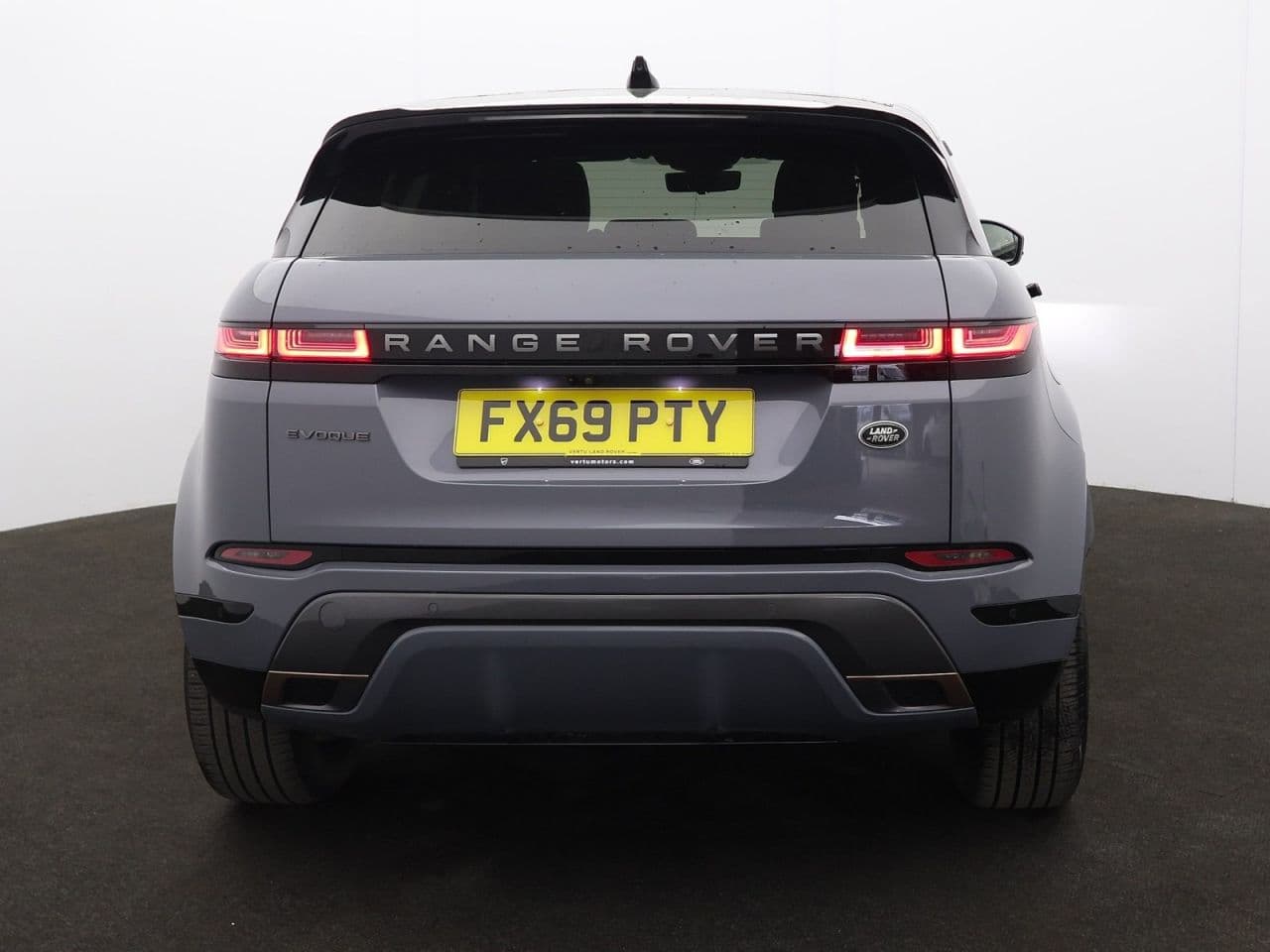 Land Rover Range Rover Evoque 2.0 D180 First Edition — image 9