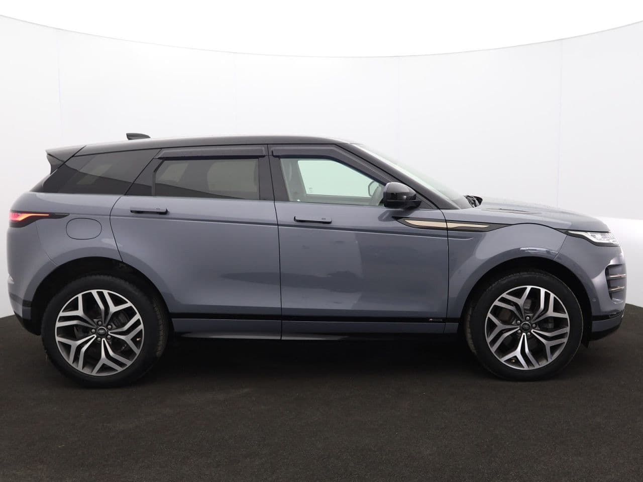 Land Rover Range Rover Evoque 2.0 D180 First Edition — image 11
