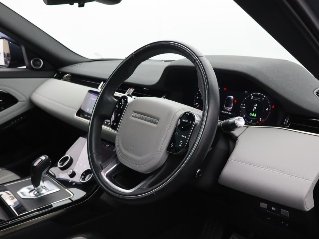 Land Rover Range Rover Evoque 2.0 D180 First Edition — image 14