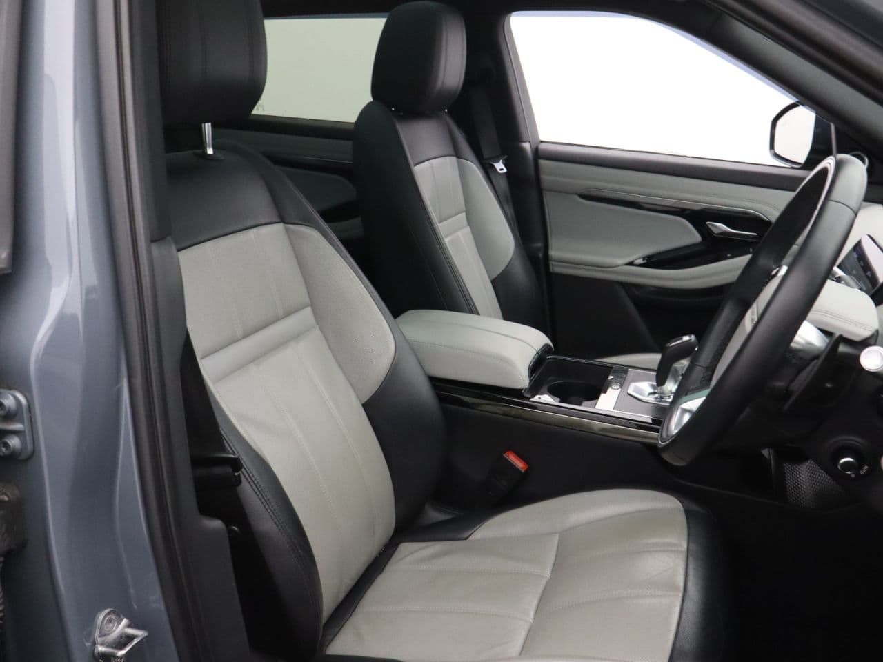 Land Rover Range Rover Evoque 2.0 D180 First Edition — image 15