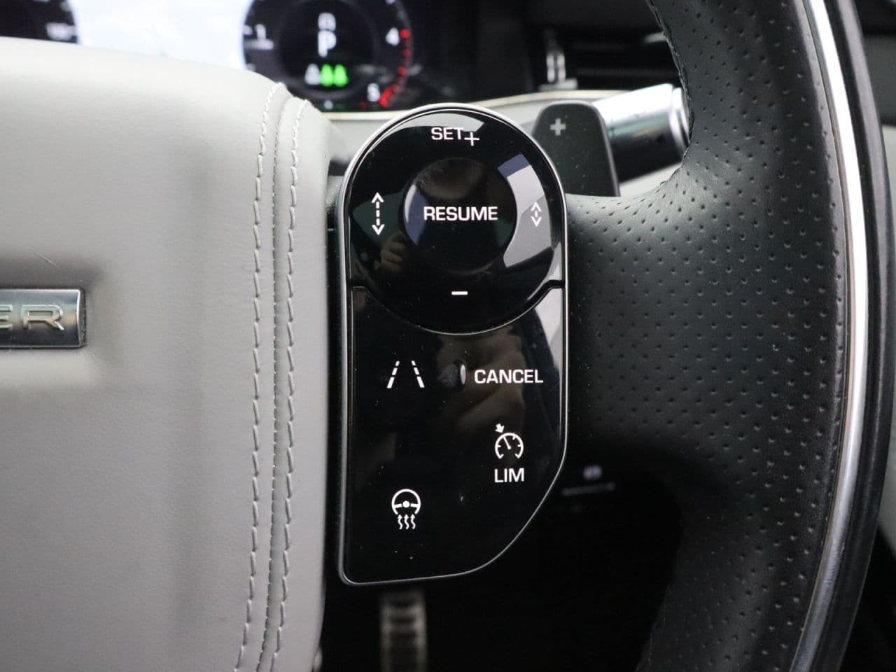 Land Rover Range Rover Evoque 2.0 D180 First Edition — image 21