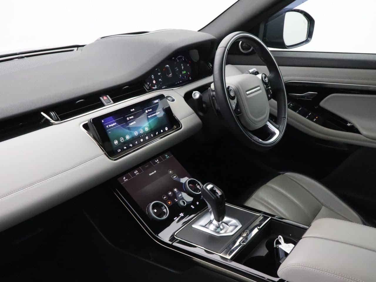 Land Rover Range Rover Evoque 2.0 D180 First Edition — image 25