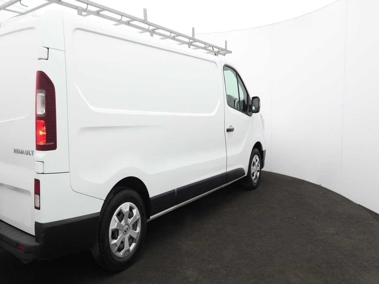 Renault Trafic 2.0 dCi Blue LL30 Business+ — image 10