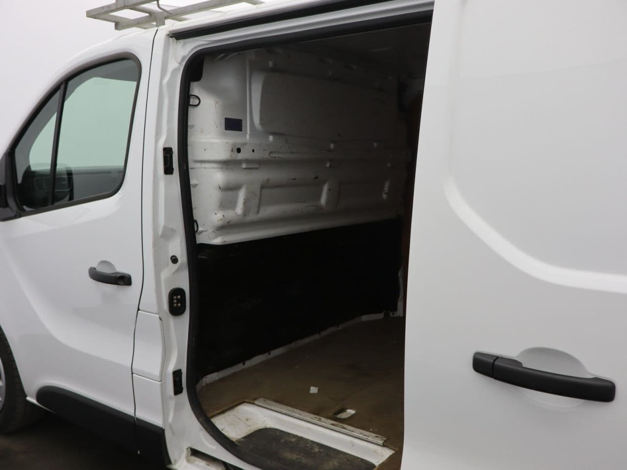 Renault Trafic 2.0 dCi Blue LL30 Business+ — image 43