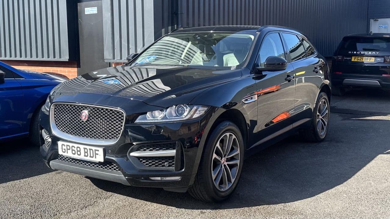 Jaguar F-Pace 2.0 D165 R-Sport — image 4