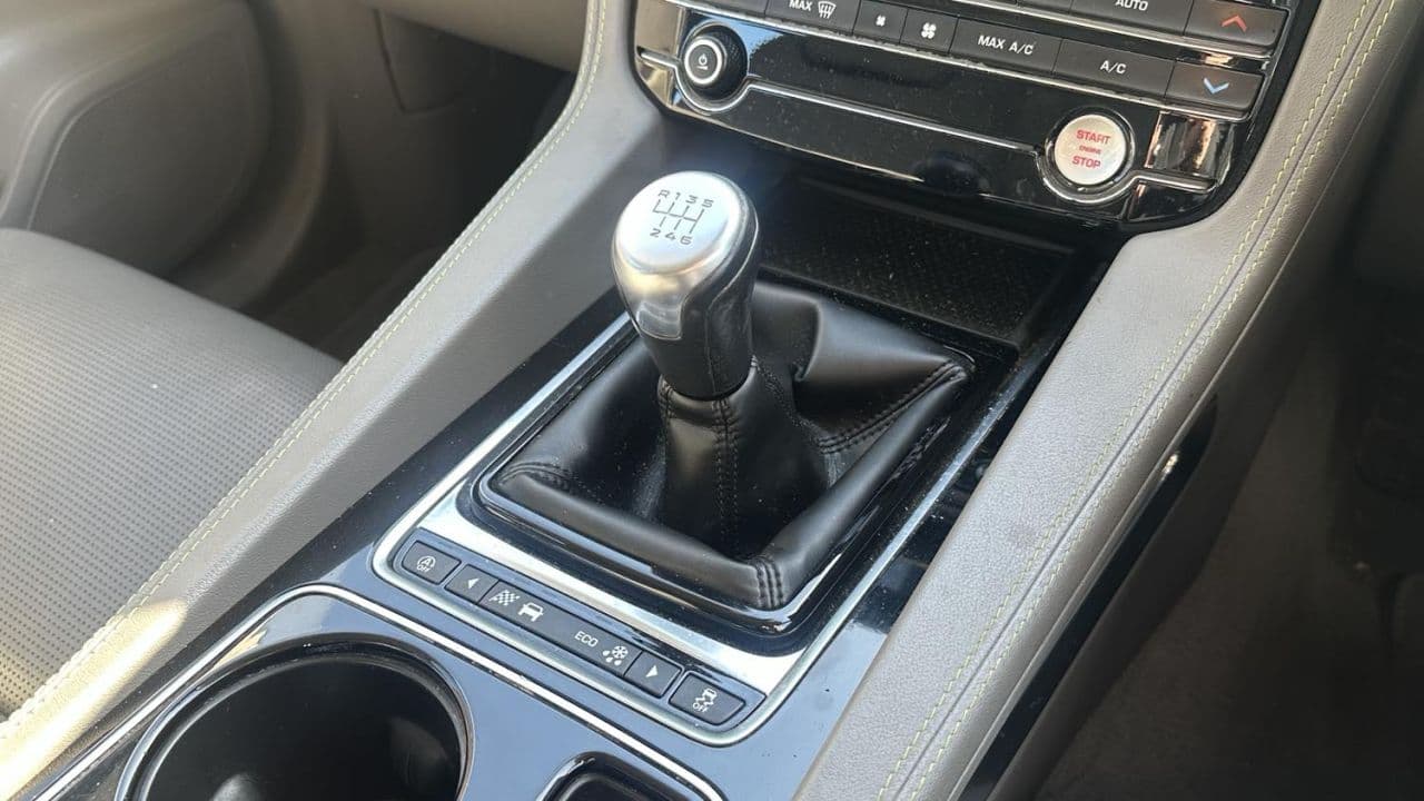 Jaguar F-Pace 2.0 D165 R-Sport — image 7