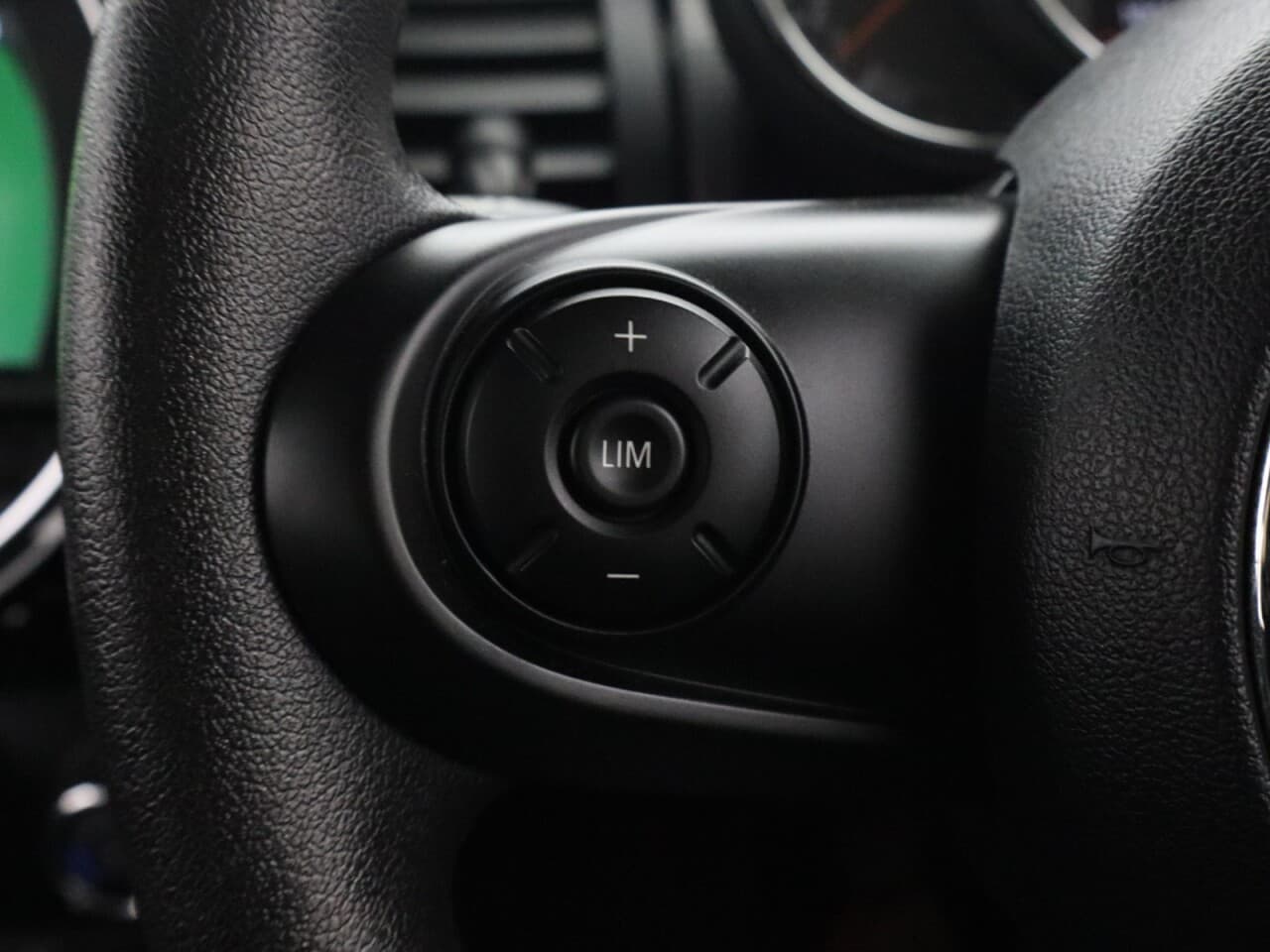 Mini Hatch 1.5 Cooper Classic — image 16
