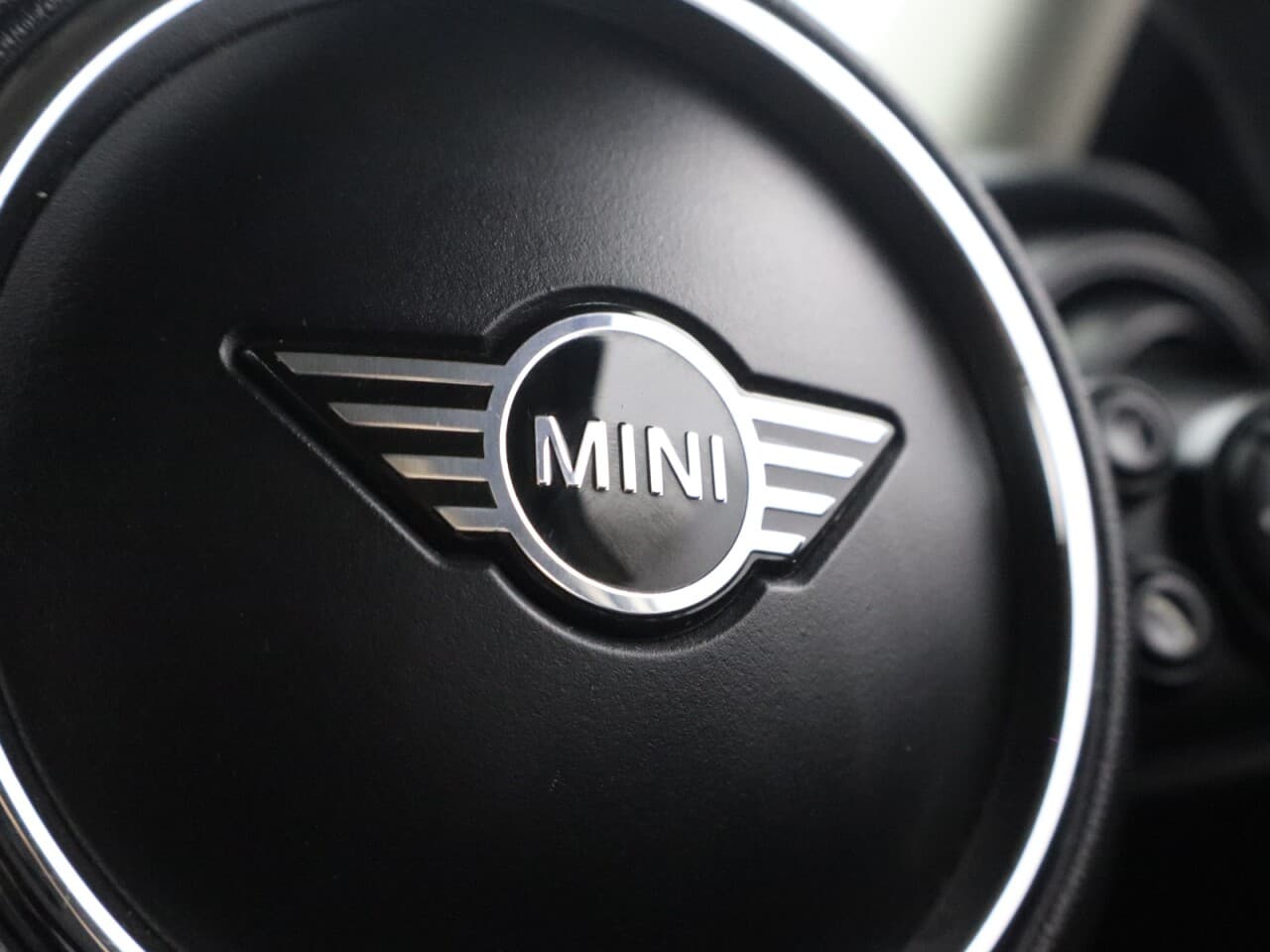 Mini Hatch 1.5 Cooper Classic — image 18